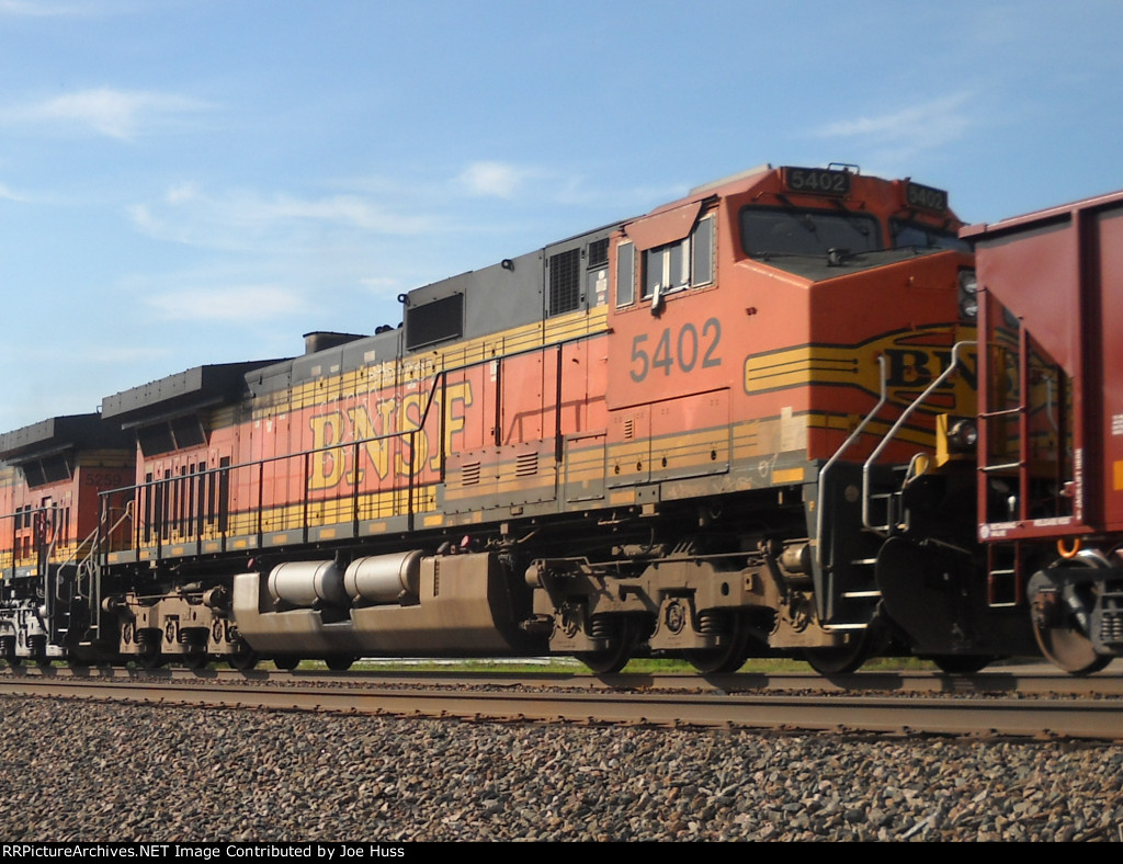 BNSF 5402